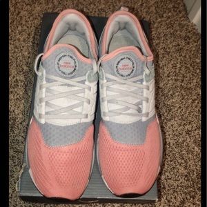 New Balance tennis shoes